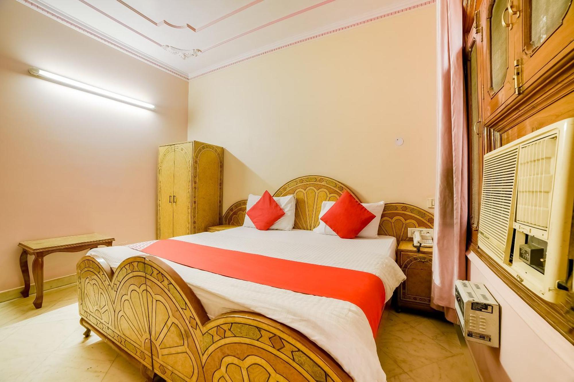 Capital O 7135 Hotel Blue Sapphire New Delhi Eksteriør billede