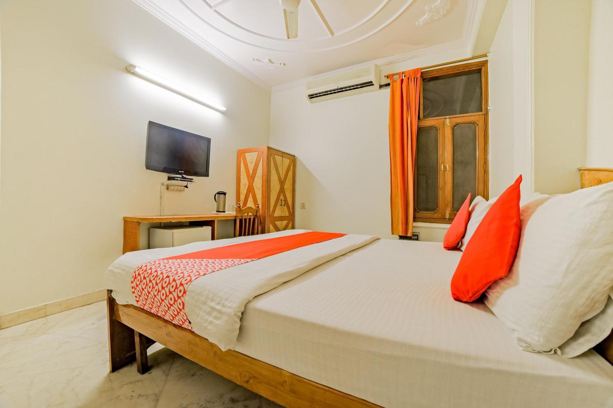 Capital O 7135 Hotel Blue Sapphire New Delhi Eksteriør billede